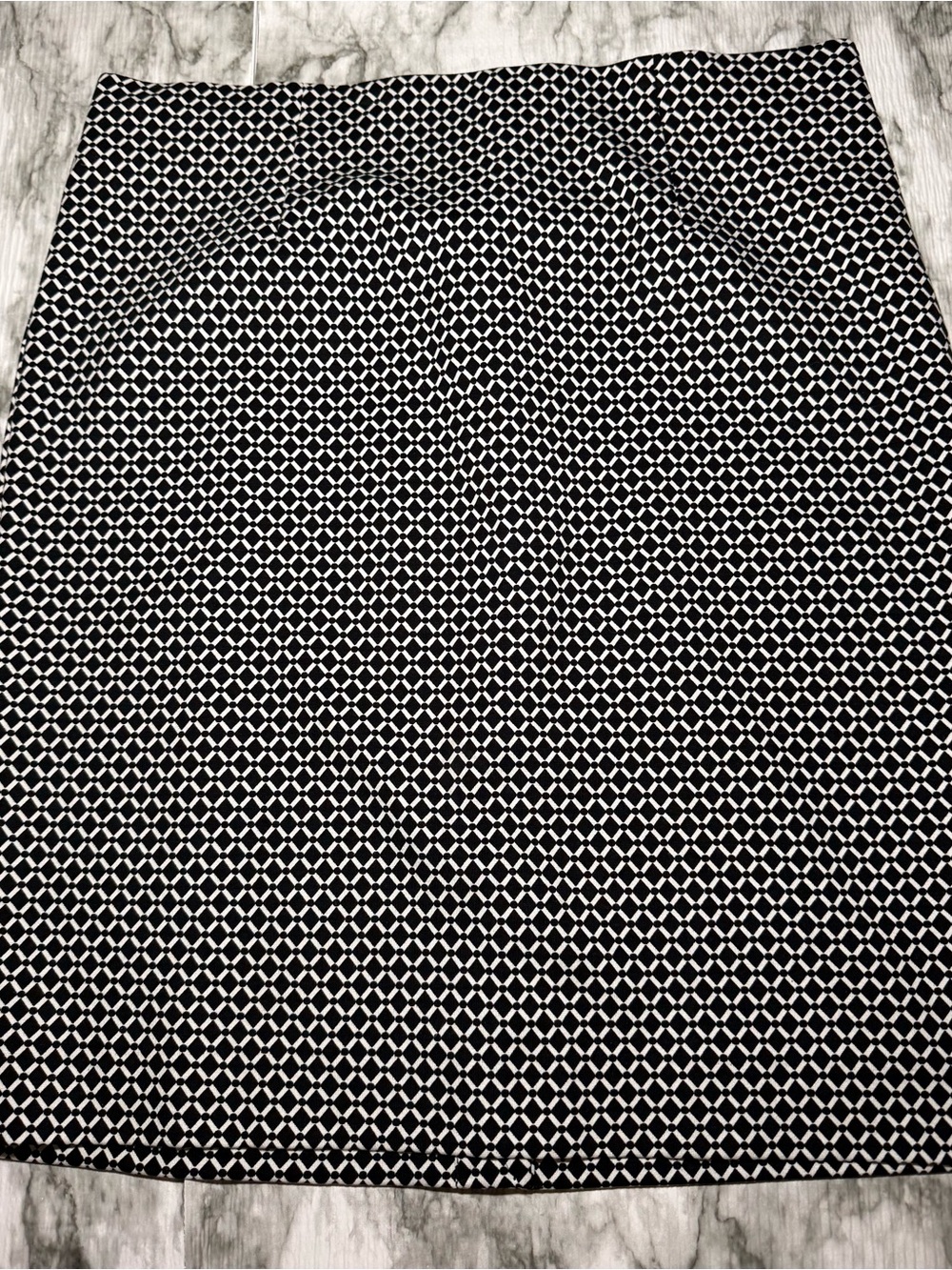 J.Jill Women’s Ponte Pencil Skirt Size M Black And White Diamond Geometrical